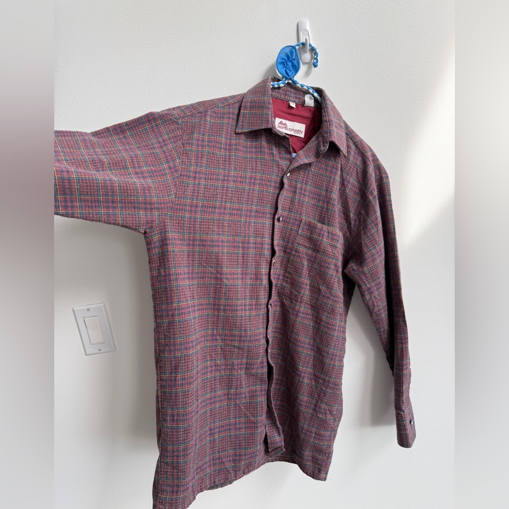 Vintage Eatons North Country men’s flannel button down shirt
Tagged as small